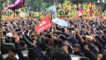 Demo Tolak RUU Pilkada di Semarang Ricuh, Belasan Mahasiswa Masuk IGD Akibat Gas Air Mata
