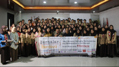 "Mengapa Generasi Muda Sekarang adalah Generasi yang Beruntung? Menggali Potensi Anak Muda melalui Bernalar Berdaya"
