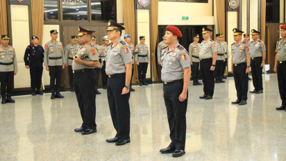 Kapolri Naikkan Pangkat 12 Pati Polri, Kapolda Papua Mathius D Fakhiri Jadi Komjen