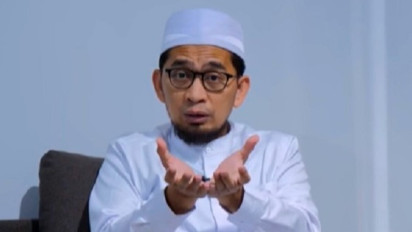 Langsung Diguyur Rezeki, Cukup Rutin Baca Satu Surah Pendek ini 17 Kali Sehari Sebelum Doa, Ustaz Adi Hidayat Jelaskan Manfaatnya