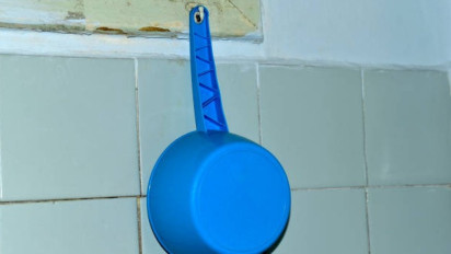 Wudhu dengan Cara Tangan Dimasukkan ke Dalam Gayung Berisi Air Memangnya Boleh? Begini Penjelasan Buya Yahya, Katanya itu Termasuk...