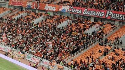 Kibarkan Bendera Palestina di Laga Persija Jakarta Vs Persis Solo, Jakmania Kirim Pesan Cinta dan Perdamaian