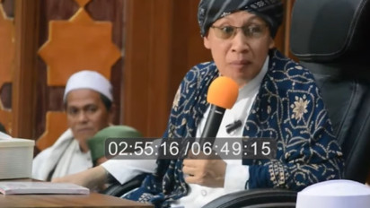 Bangun di Sepertiga Malam, Lebih Baik Ajak Suami Hubungan Intim atau Tahajud? Kata Buya Yahya Sebaiknya...