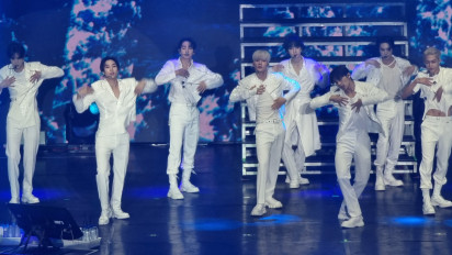 Pecahnya Konser The Boyz di Konser Zeneration II Jakarta 2024, Jacob Nyanyi Lagu Indonesia hingga Deobina yang Meriahkan Suasana