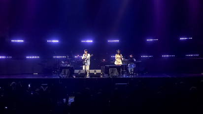 DEPT Sukses Gelar Konser Perdananya di Jakarta, Undang Shazza hingga Lagu 'Van Gogh' Dibawakan 2 Kali