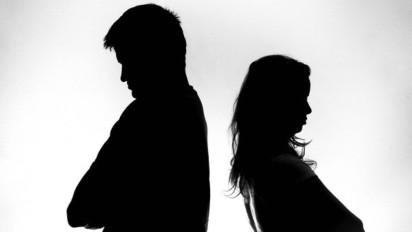 Merasa Kesal Suami Lebih Suka Pandang Handphone, Aisah Dahlan Ungkap Sikap Tepat Bagi Istri Cukup Lakukan...