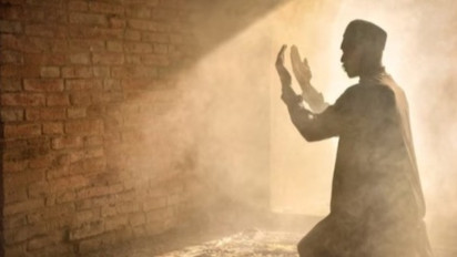 Jangan Khawatir! Buya Yahya: Doa yang Tidak Dikabulkan Akan Jadi Tabungan Anda di Akhirat