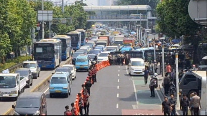 Ada Pendaftaran Cagub - Cawagub di KPU Jakarta, Arus Lalu Lintas di Salemba Raya Macet