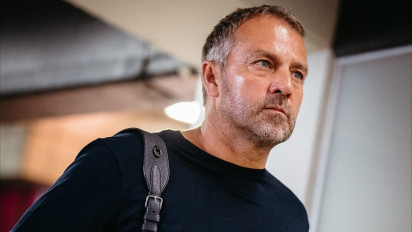 Hansi Flick Yakin Inaki Pena Bisa Gantikan Ter Stegen sebagai Kiper Utama Barcelona