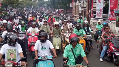 Motor Klasik Hiasi Jalanan Palembang, Antarkan Ratu Dewa-Prima ke KPU