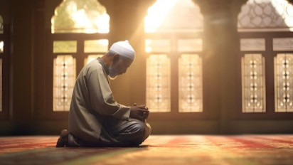 Jangan Pernah Mengumpat atau Mencaci, Surah Al Humazah Ayat 1: Celakalah Kamu!