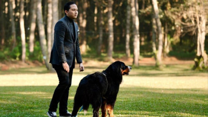 Persahabatan Manusia dan Hewan Acuan Rizky Produseri Lagu ‘Jika Memang Sudah Waktunya’