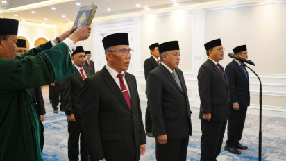 Menag Lantik Direktur Bina KUA dan Keluarga Sakinah Serta Beberapa Kepala Biro UIN