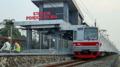 Jokowi Tanggapi Soal Wacana Penerapan Tarif KRL Berbasis NIK