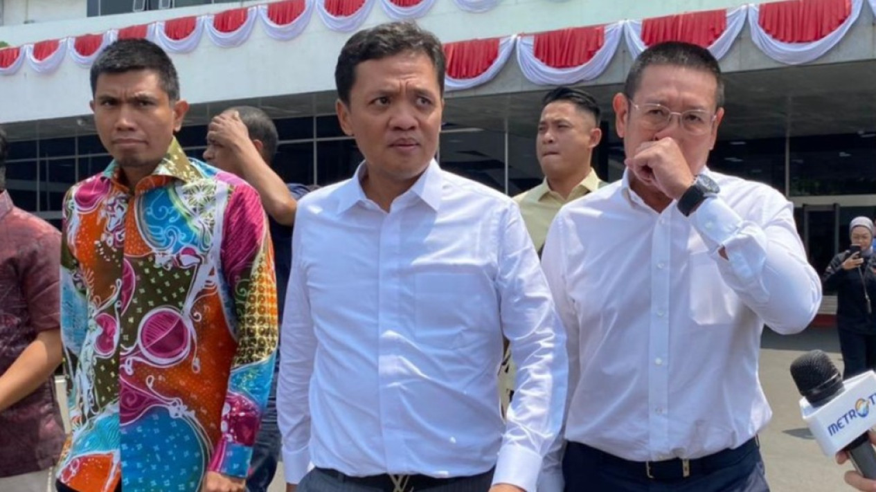 Respons Mengejutkan Habiburokhman soal Mulyono dan Geng Disebut Gagalkan Anies di Pilkada
            - galeri foto