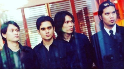 Lirik Lagu Dewa 19 - Dua Sejoli, Album Bintang Lima, Debut Manis Once Mekel