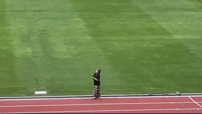 Heboh Rara Pawang Hujan Diusir, Usai Jalankan Ritual Usir Hujan di Stadion Harapan Bangsa Aceh