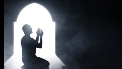 Perbanyak Rezeki! Jangan Langsung Tidur Setelah Shalat Tahajud, Baca Zikir Ini Kata Ustaz Adi Hidayat Makin Percepat Doa dan Dosa...