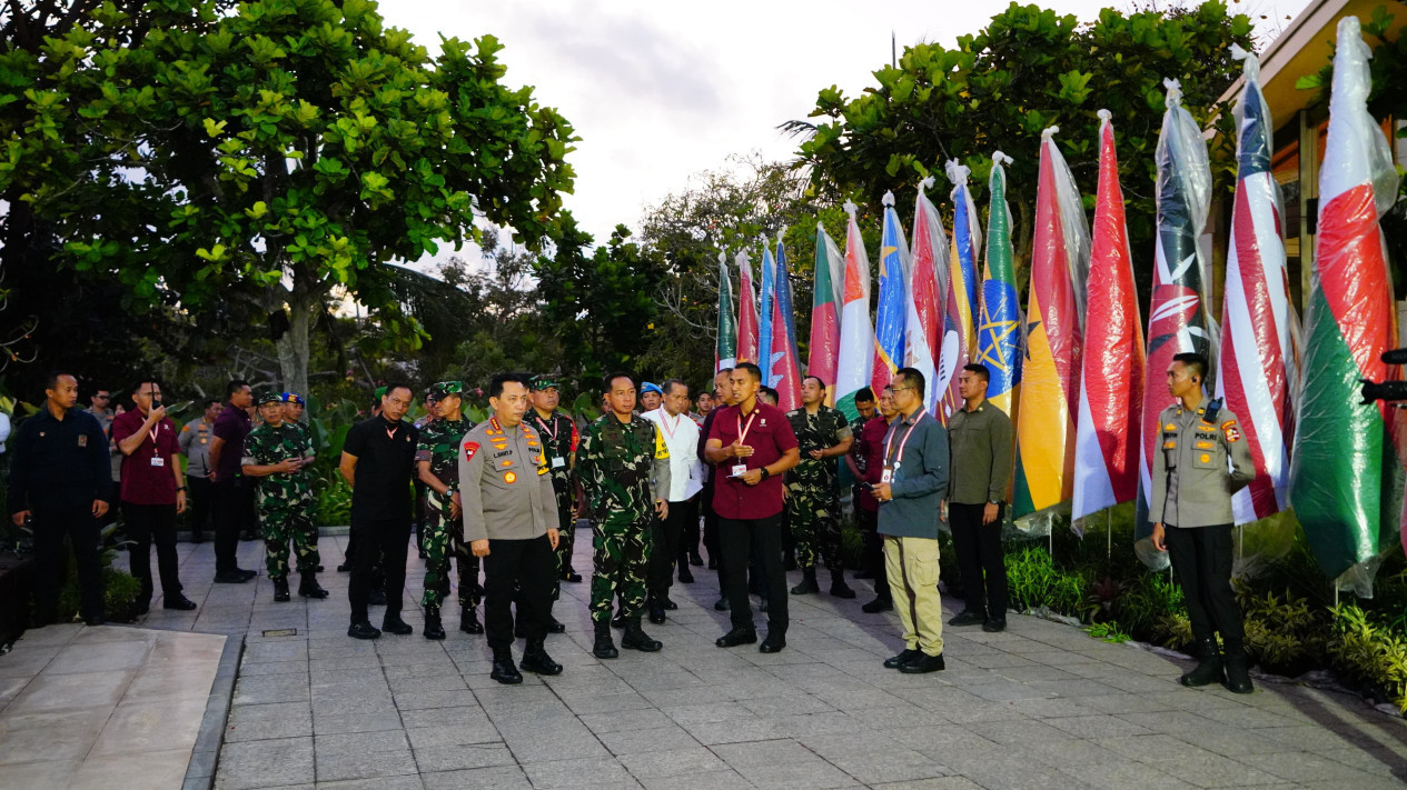 Kapolri Tegaskan TNI-Polri Siap Amankan KTT IAF di Bali
            - galeri foto