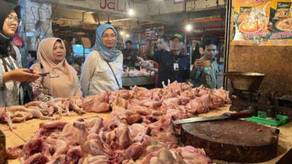 Harga Pangan Hari Ini Mayoritas Naik: Daging Ayam Tembus Rp40.990 per Kg