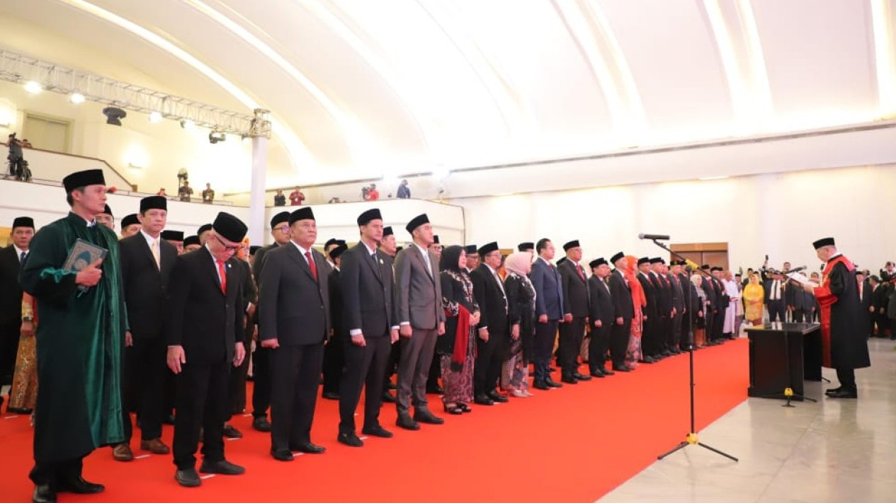 120 Anggota DPRD Provinsi Jabar Periode 2024-2029 Resmi Dilantik, Ini Dia Sosoknya
            - galeri foto