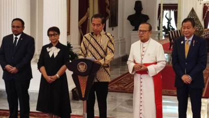 Jokowi: Selamat Datang yang Teramat Mulia Sri Paus Fransiskus ke Indonesia