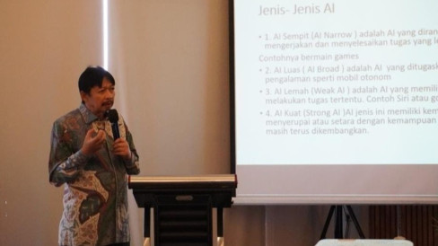 Prof. Dr. Haswandi Ungkap Tantangan dan Peluang AI dalam Hukum Acara ...