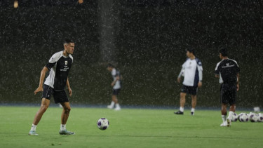 Kagetnya Shin Tae-yong Melihat Arab Saudi Dilanda Hujan Deras Saat Timnas Indonesia Latihan, Tanda-Tanda Garuda Bakal Raih Kemenangan?