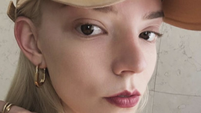 Anya Taylor-Joy Ingin Berperan sebagai Elsa di Film Frozen, Berkelakar Ingin Keluarkan Es dari Tangan