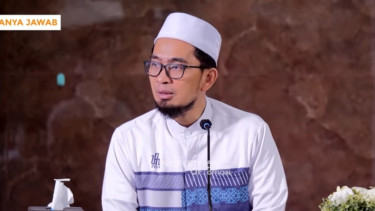 Wajibkah Mengucapkan Kata Sayyidina dalam Tahiyat Akhir Salat? Ustaz Adi Hidayat Ungkap Tuntunan Rasulullah SAW, Ternyataâ¦
