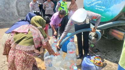 Peringati Hut Lantas Ke-69, Polres Pemalang bagikan Air bersih Ke Wilayah Terdampak Kekeringan.