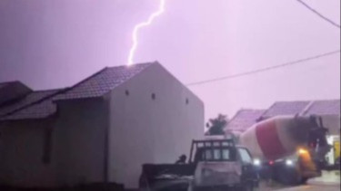 BMKG Prakirakan Mayoritas Wilayah Hujan Ringan hingga Lebat Disertai Kilat Hari Ini