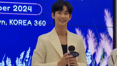 Tak Hanya Fanmeeting, Aktor Kim Soo Hyun Kunjungi Korea 360 untuk Handprinting Placement Ceremony