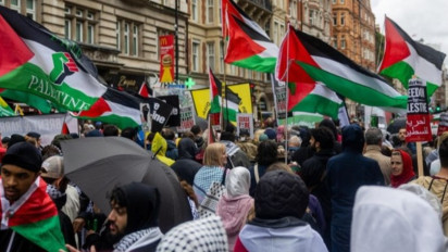 Ribuan Orang Gelar Aksi Unjuk Rasa di London, Serukan Gencatan Senjata di Gaza