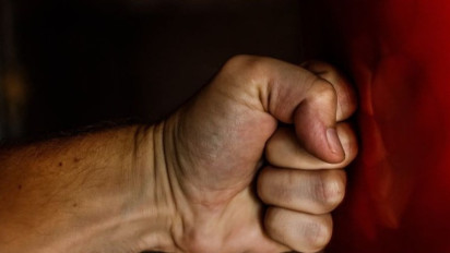 Geger! Puluhan Anggota LSM Serang Warga di Gresik