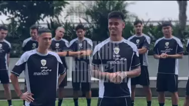 Eliano Reijnders dan Mees Hilgers saat latihan bersama Timnas Indonesia