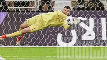 Kiper Timnas Indonesia, Maarten Paes