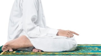 Mulai Sekarang Pertimbangkan Kembali, Shalat Pakai Sajadah Lebar, Apakah Boleh dalam Islam? Buya Yahya Tegaskan Hukumnya yang...