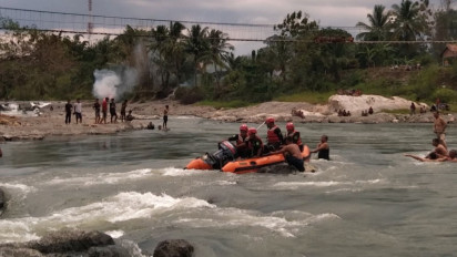 Mandi di Sungai Lematang Lahat Sumsel, Seorang Bocah SD Hanyut Tak Ditemukan