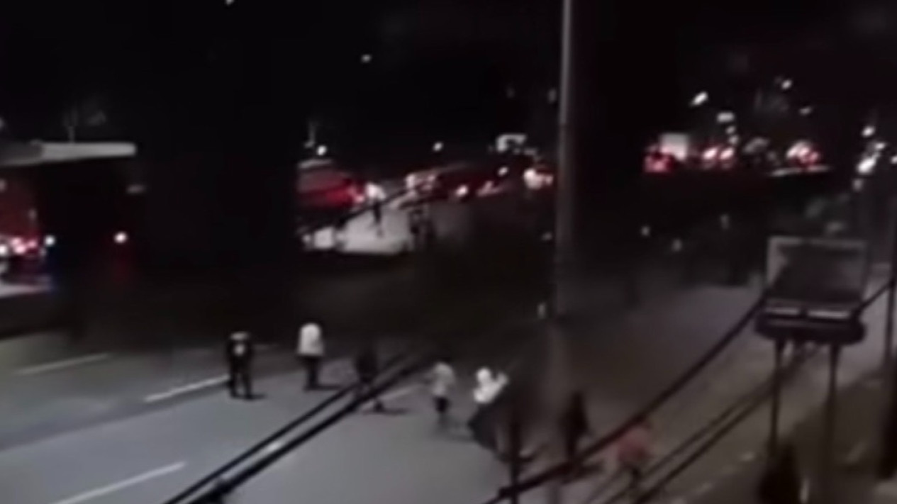 Viral Tawuran Pelajar di Jakut Sampai Tutup Jalan Raya, Satu Luka-Luka, Tiga Ditangkap Polisi
            - galeri foto