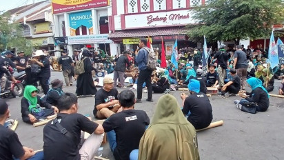 Blokade Jalan Malioboro, Pedagang Kaki Lima Desak Pemda DIY Soal Keterlibatan Relokasi