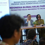 Poppy Dharsono Jelaskan Cara Membuat Kain Halal