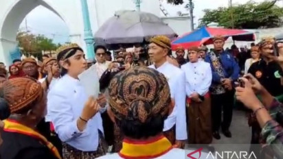 Ricuh  Saat Prosesi Tabuh Gamelan, Lembaga Dewan Adat Keraton Surakarta Pastikan Sekaten Tetap Berjalan