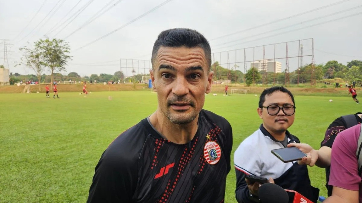 Ogah Pikirkan Kekalahan dari PSBS Biak, Pelatih Persija Jakarta Pilih Lakukan Ini Jelang Hadapi Dewa United di Liga 1 2024/2025
            - galeri foto