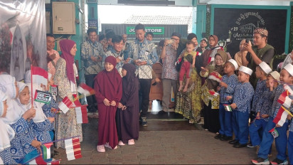 Momen Kedatangan Anak Korban Perang Gaza Palestina di Masjid Jogokariyan Disambut Penuh Keceriaaan