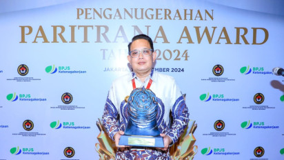 Pj. Gubernur Jatim Adhy Karyono Terima Penghargaan Paritrana Award 2024 dari Wakil Presiden RI KH. Ma'ruf Amin