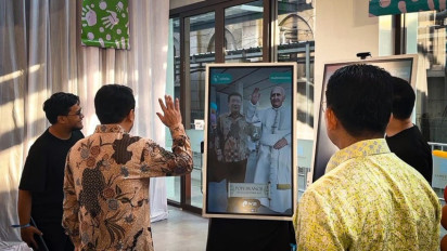 Teknologi AR Ini Bawa Masyarakat Bisa Rasakan Pengalaman Berfoto dengan Paus Fransiskus Secara Virtual