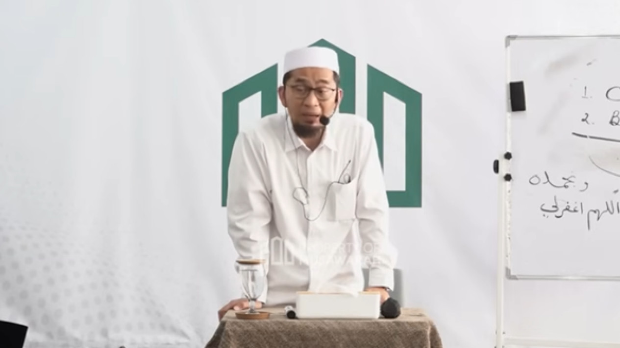 Sebelum Adzan Maghrib Hari Jumat, Tolong Baca Ini agar Rezeki Deras Utang Lunas, Kata Ustaz Adi Hidayat
            - galeri foto