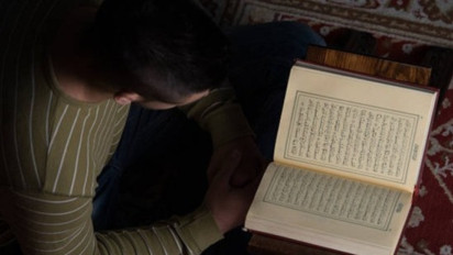 Dibaca Setiap Malam Agar Kubur Terang Benderang, Ini Bacaan Surah Al Mulk Ayat 11-20