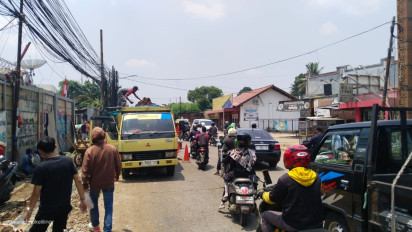 Pemkot Tangsel Minta Maaf ke Masyarakat Usai Berlangsungnya Perbaikan Saluran Drainase Hingga Perparah Kemacetan Arus Lalu Lintas
